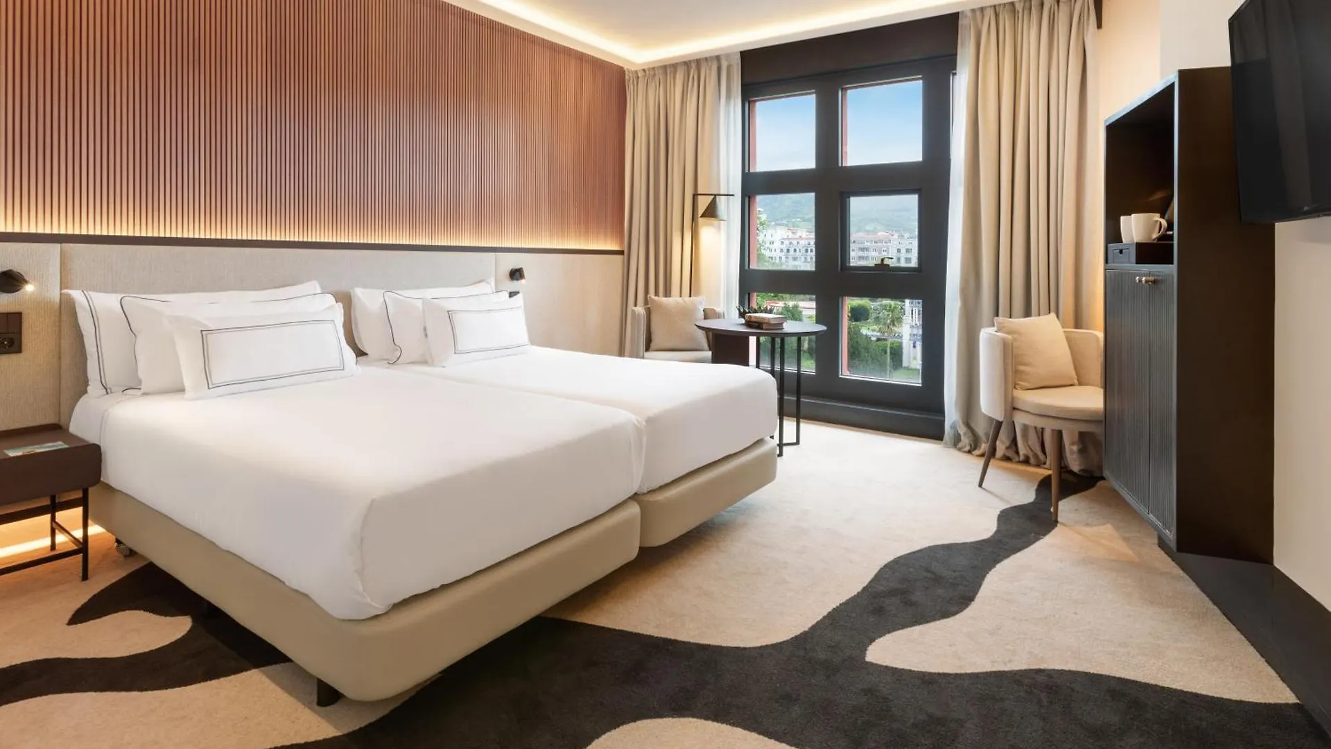 Hotel Melia Bilbao 5*,
