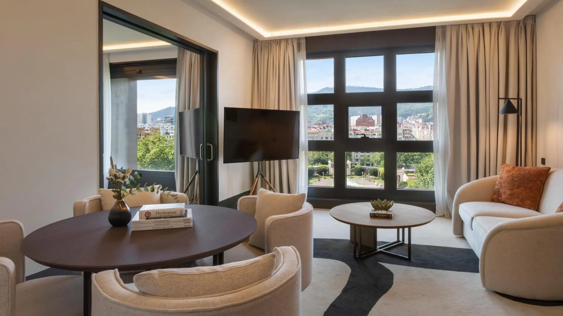 Hotel Melia בילבאו